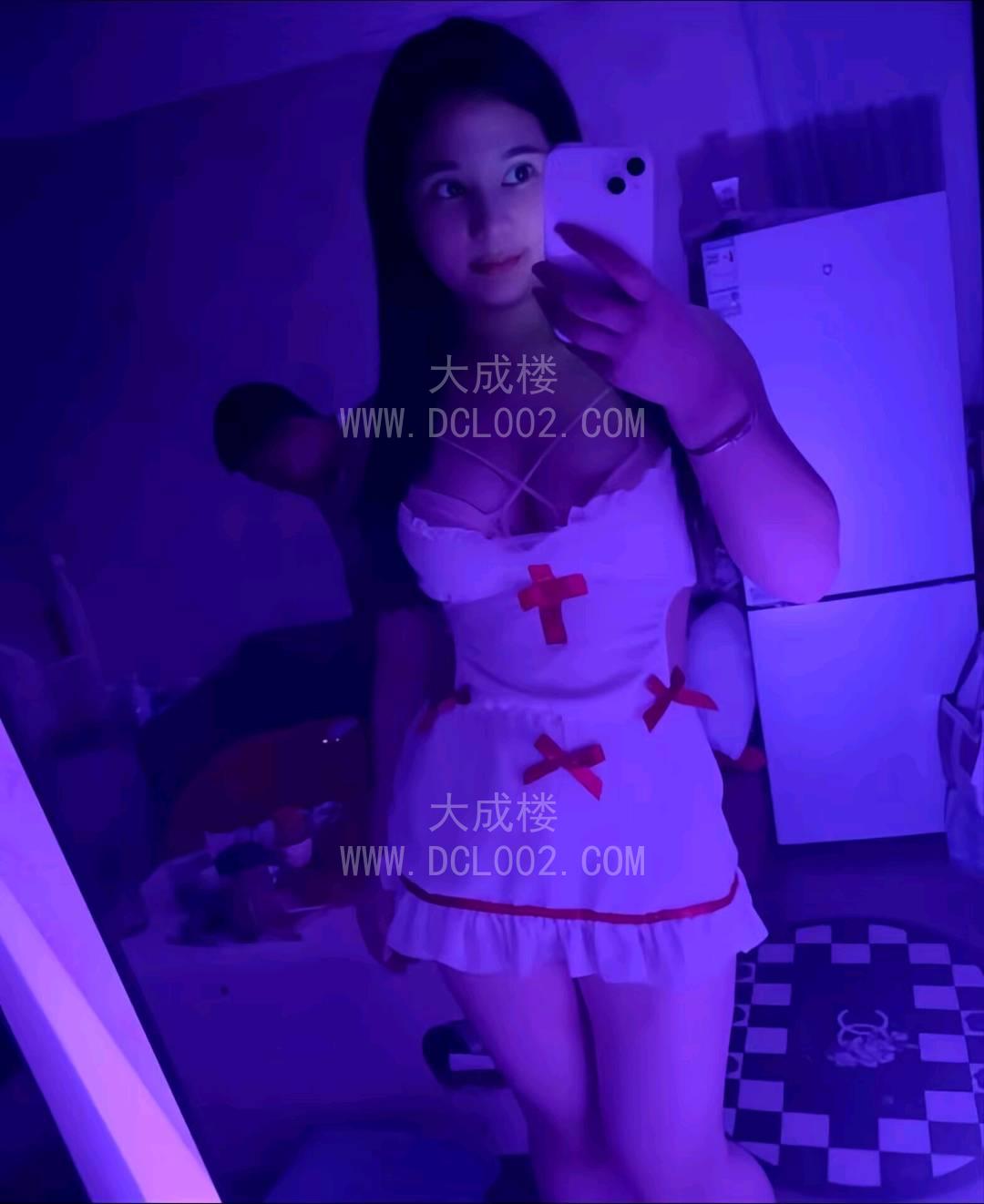 南京大奶榨精骚妹