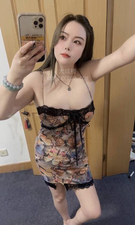 龙岗肤白大胸丰满妹子