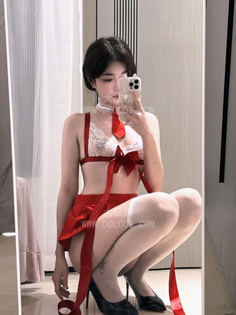 杭州余杭西站性感少妇