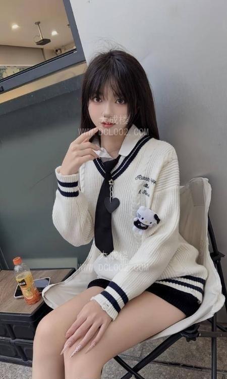 福田活力满满高挑颜值嫩妹