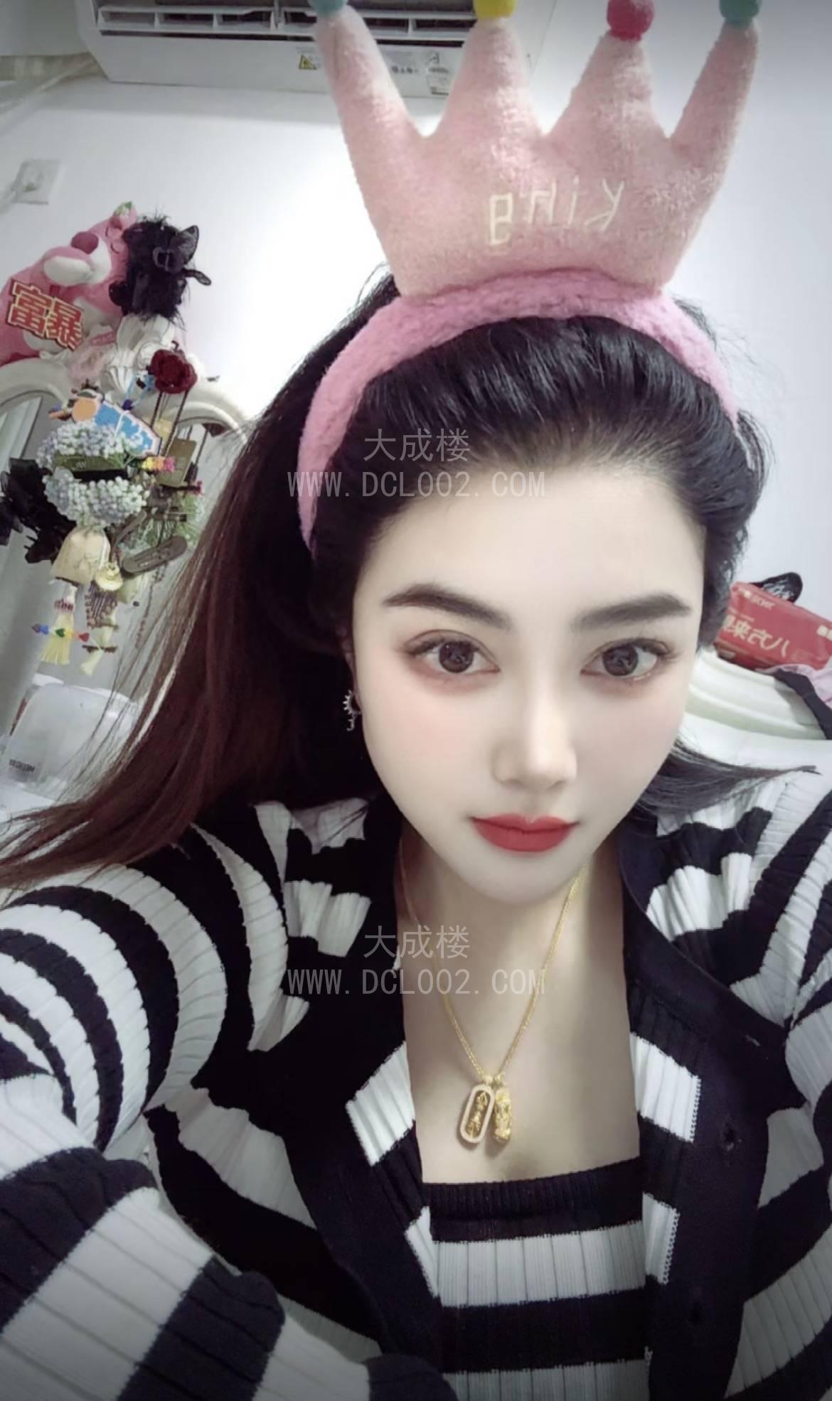 南京夫子庙大胸美女