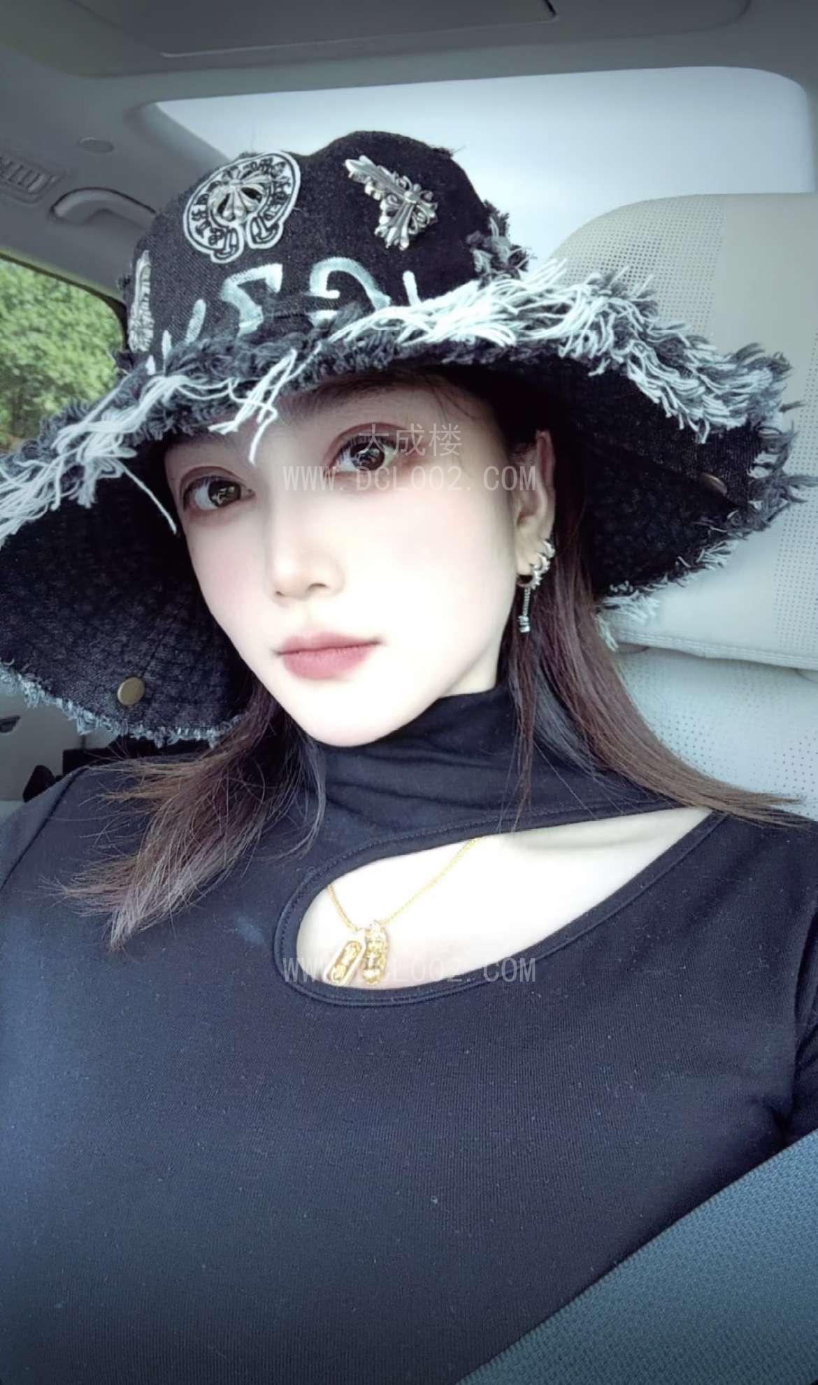 南京夫子庙大胸美女