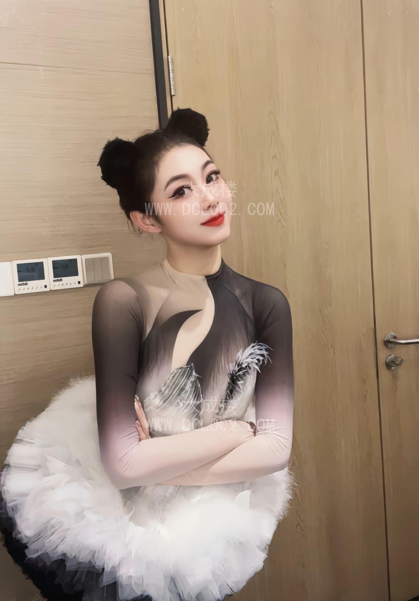 普陀体验完美身材瑜伽妹子