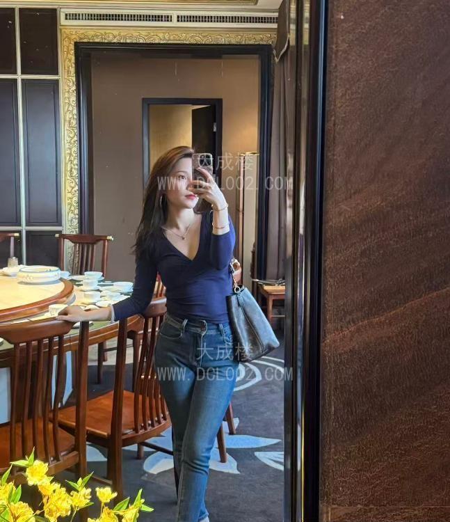 南京口爆美乳翘臀御姐