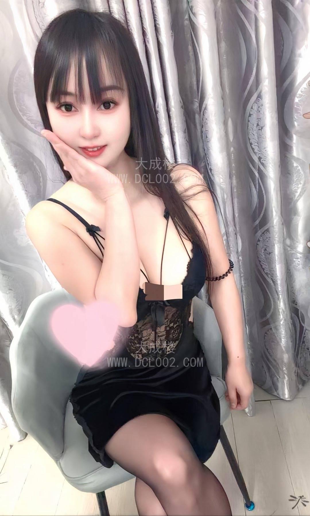 白云气质美乳翘臀七七