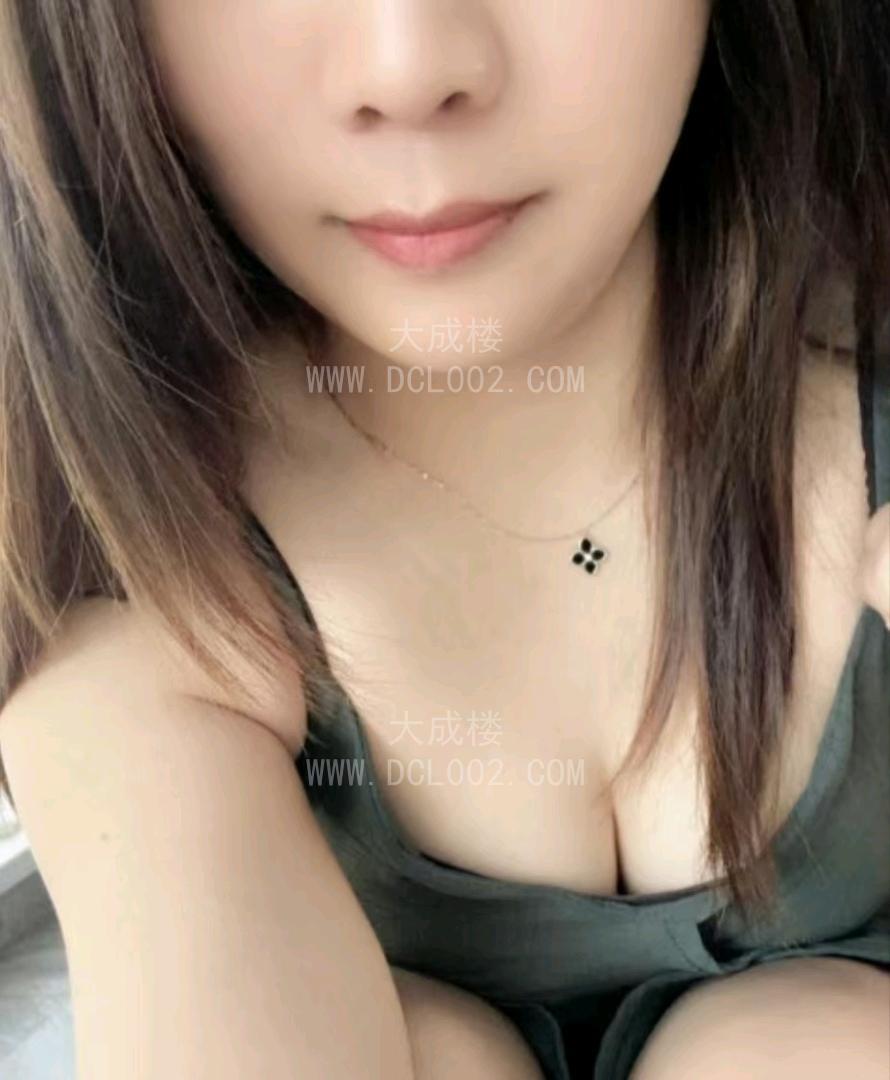南京欢乐港丰乳肥臀性感尤物