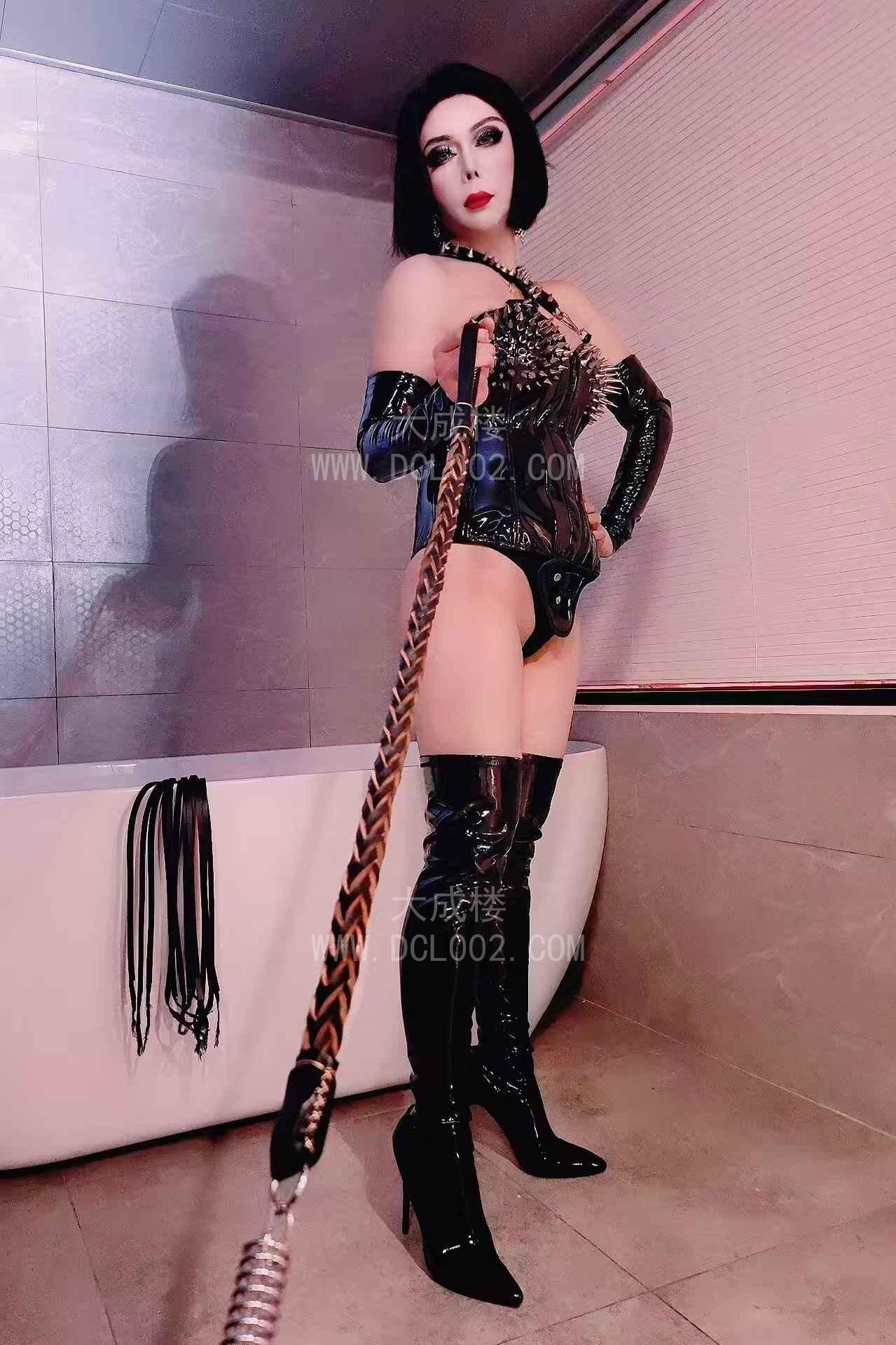 宝山紫依s女王调教榨精