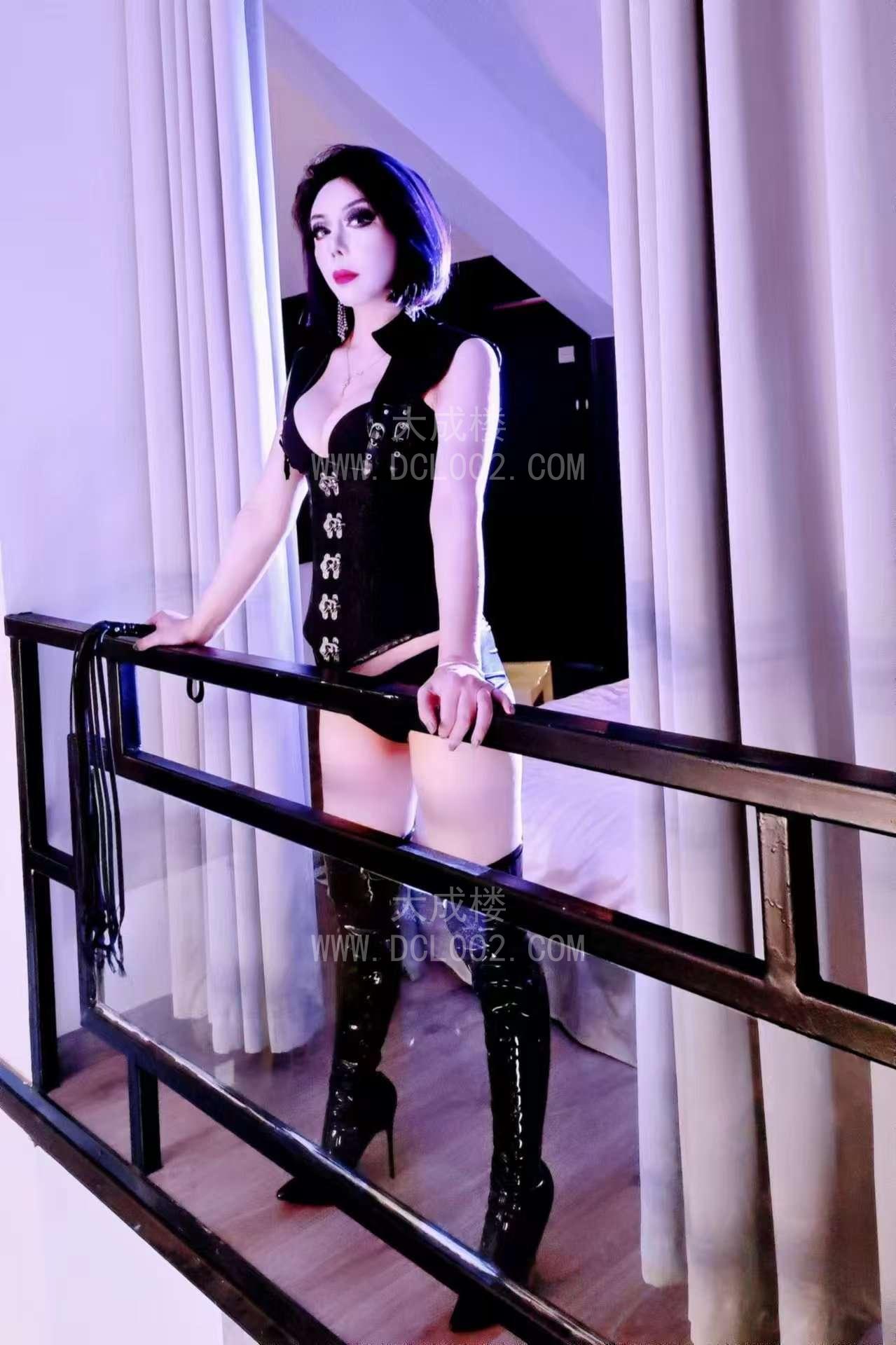 宝山紫依s女王调教榨精