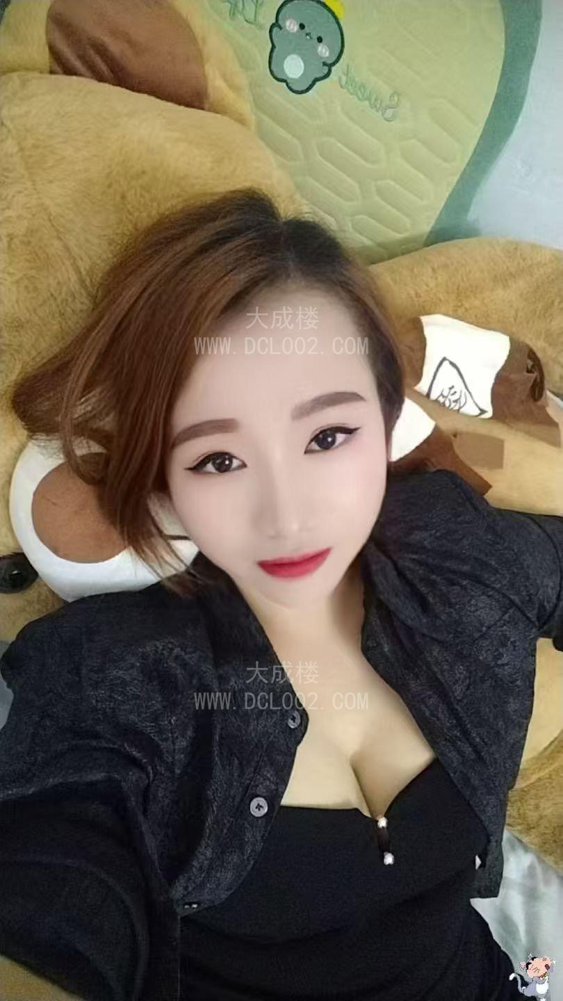 白云潮喷骚妹小黎