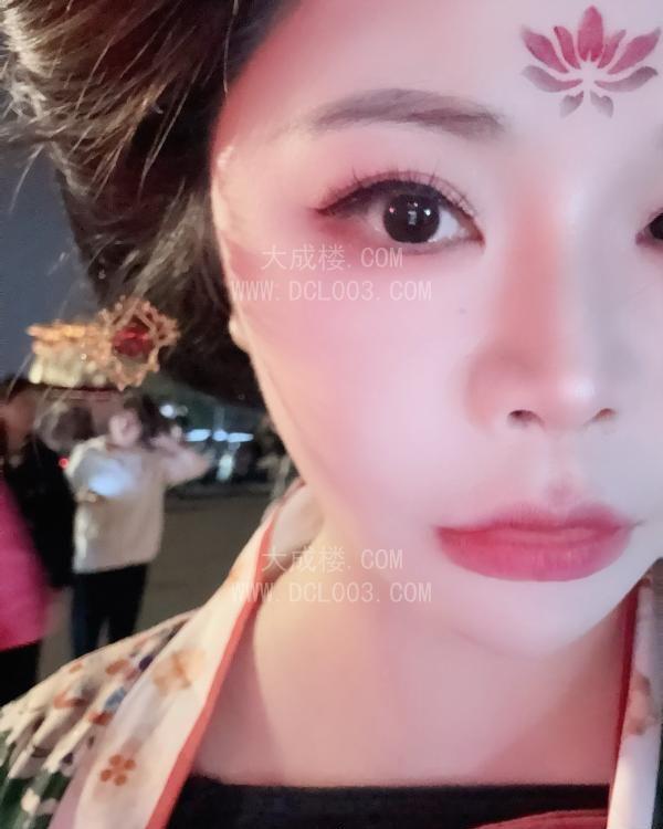 武汉江岸大胸热情妹子