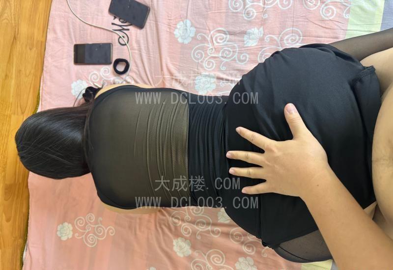 越秀高挑苗条熟女