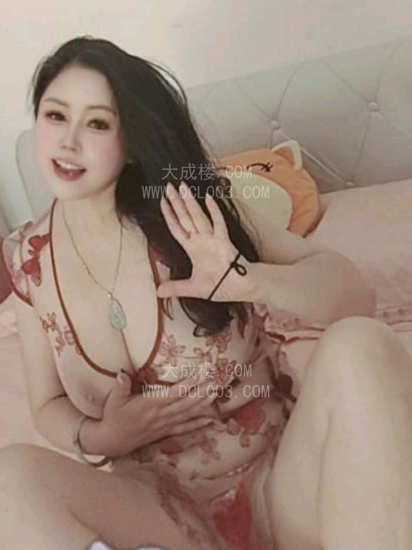 泉州天然巨乳巨骚小姐姐给我跪舔