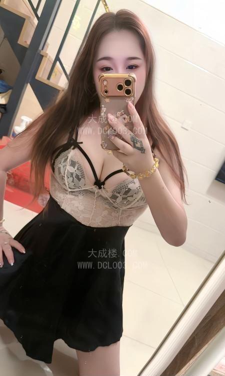 南山丰满巨乳暖暖