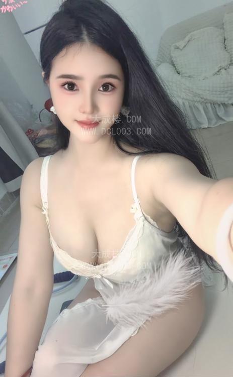 白云可舌吻莎儿