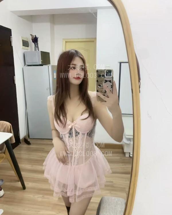 南山三点粉美女九儿