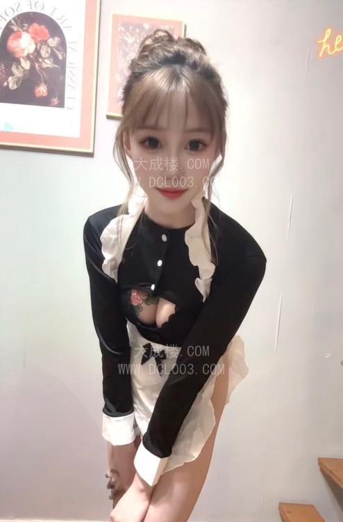 成都美乳纹身妹小井