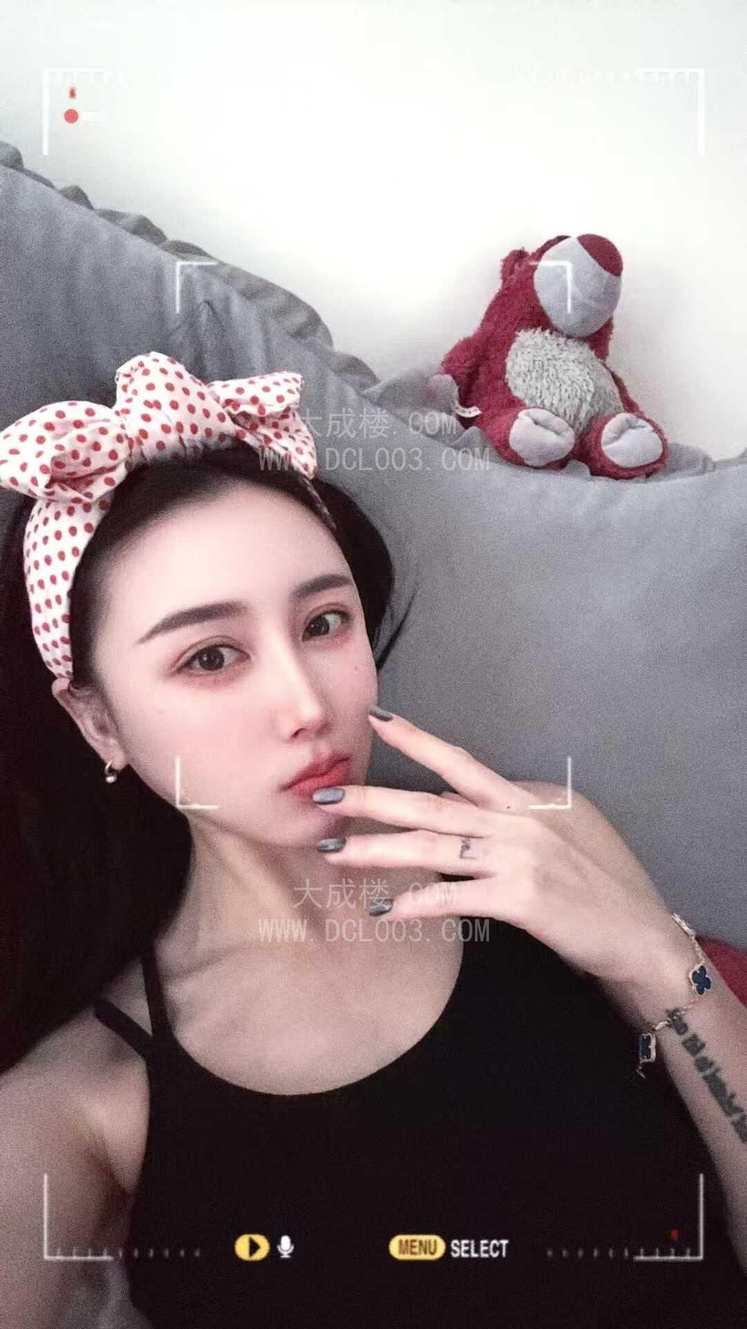 天津皮肤白嫩身材一绝御姐