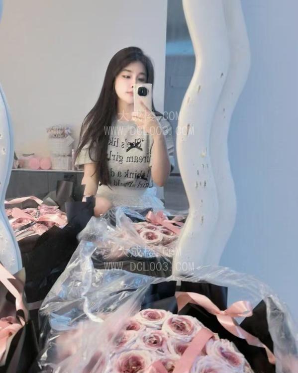 南京颜值cc肤白貌美
