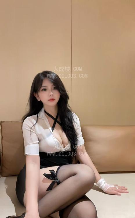 南京二刷丰满乳胶少妇