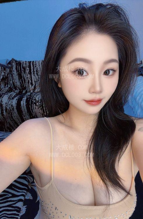 南京性感萝莉大奶mimi