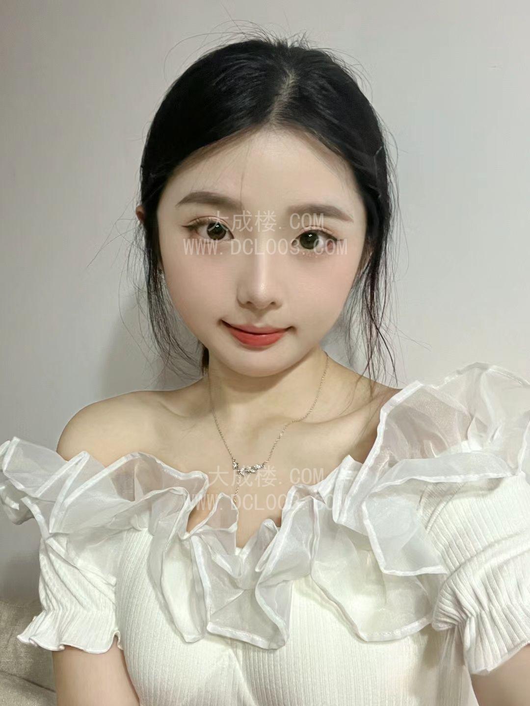 闵行乖巧甜美女孩
