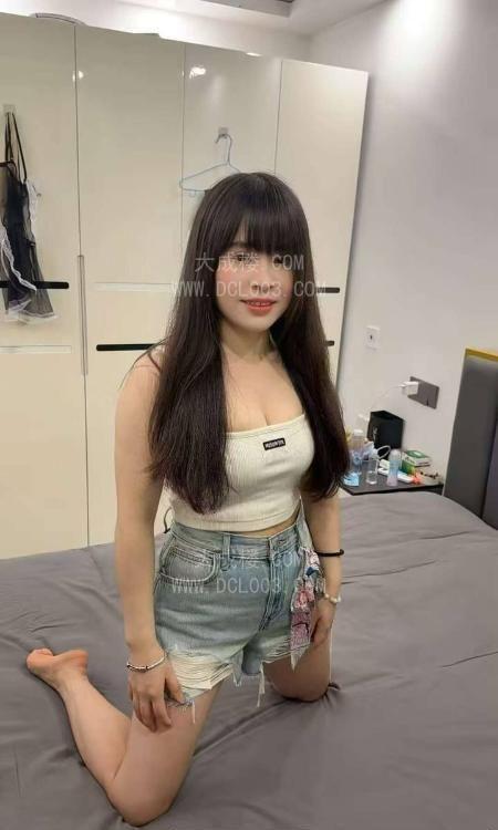 奉贤性感妩媚小萝莉