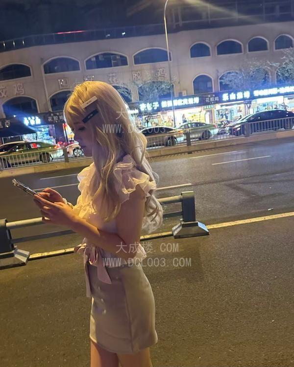 成都身材控嫩妹花生