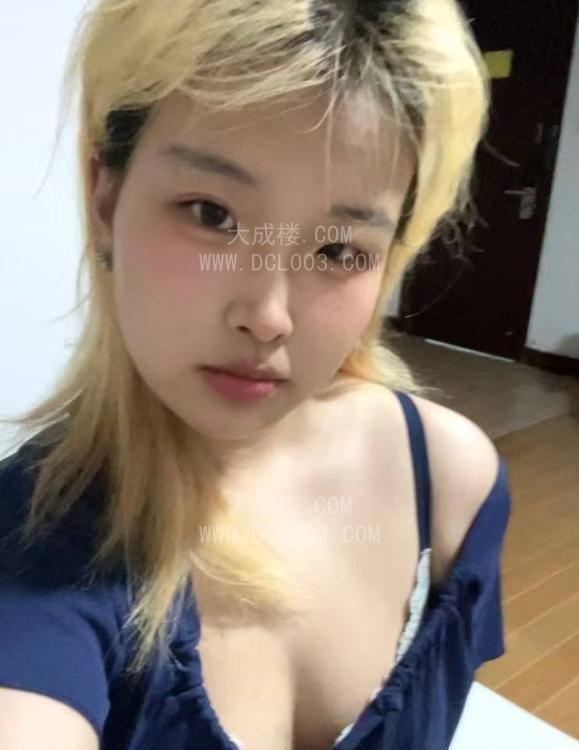 青岛新人妹妹小穴紧水多