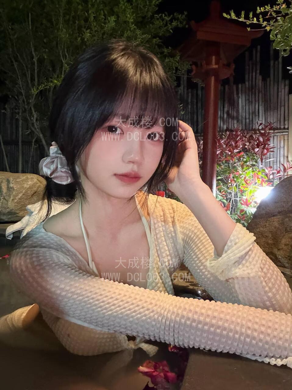 浦东06女大嫩妹粉嫩大胸