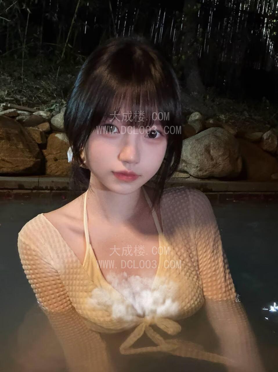 浦东06女大嫩妹粉嫩大胸