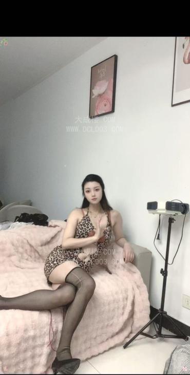 杭州软软奶子小妞妞