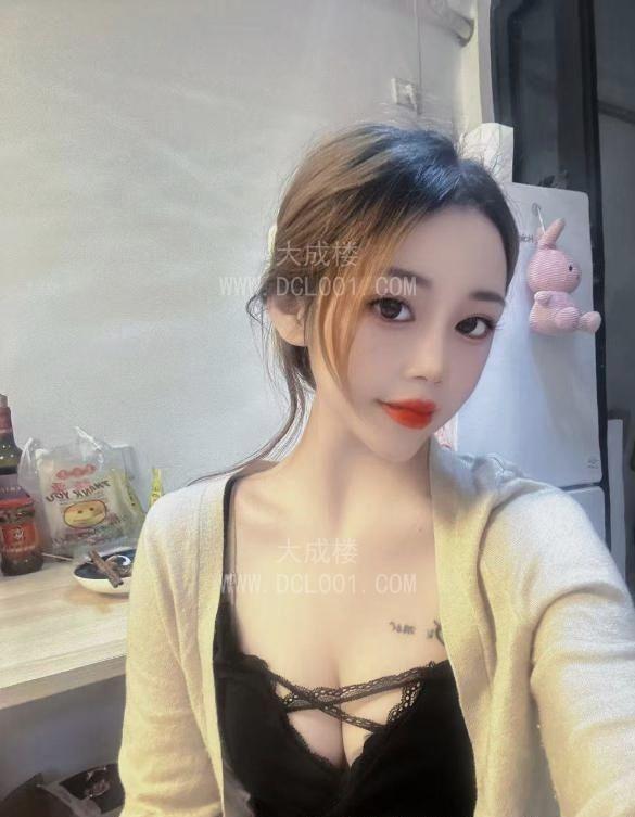 高挑大波妹