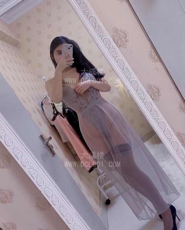 小店粉乳妹沫沫