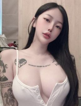济南通体纹身小妹