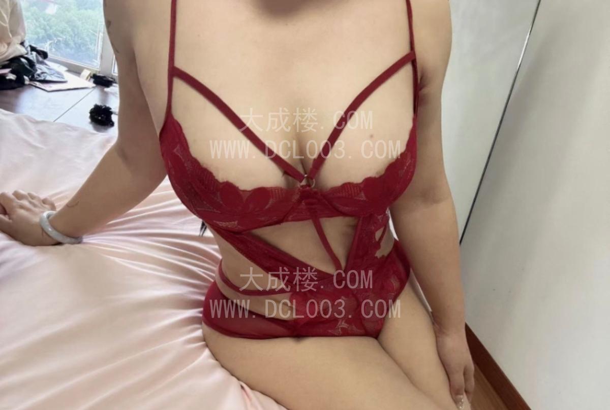南京栖霞性感大奶骚妇