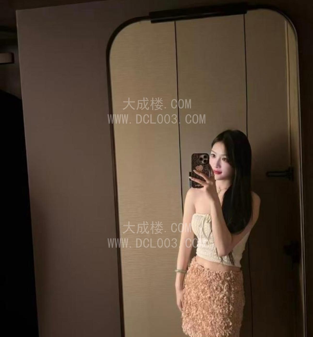 海珠性感大奶小八