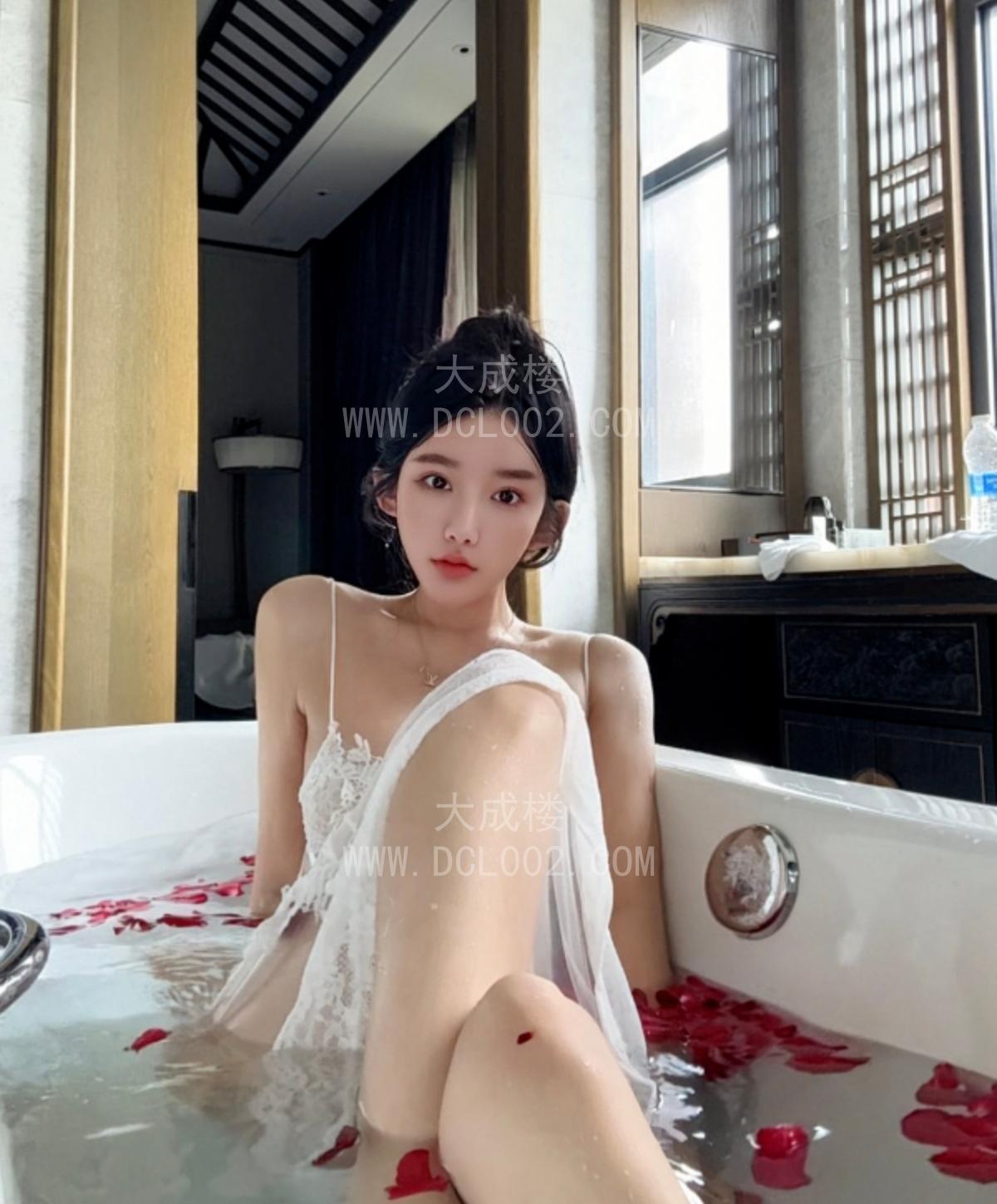 朝阳爆乳小妖精