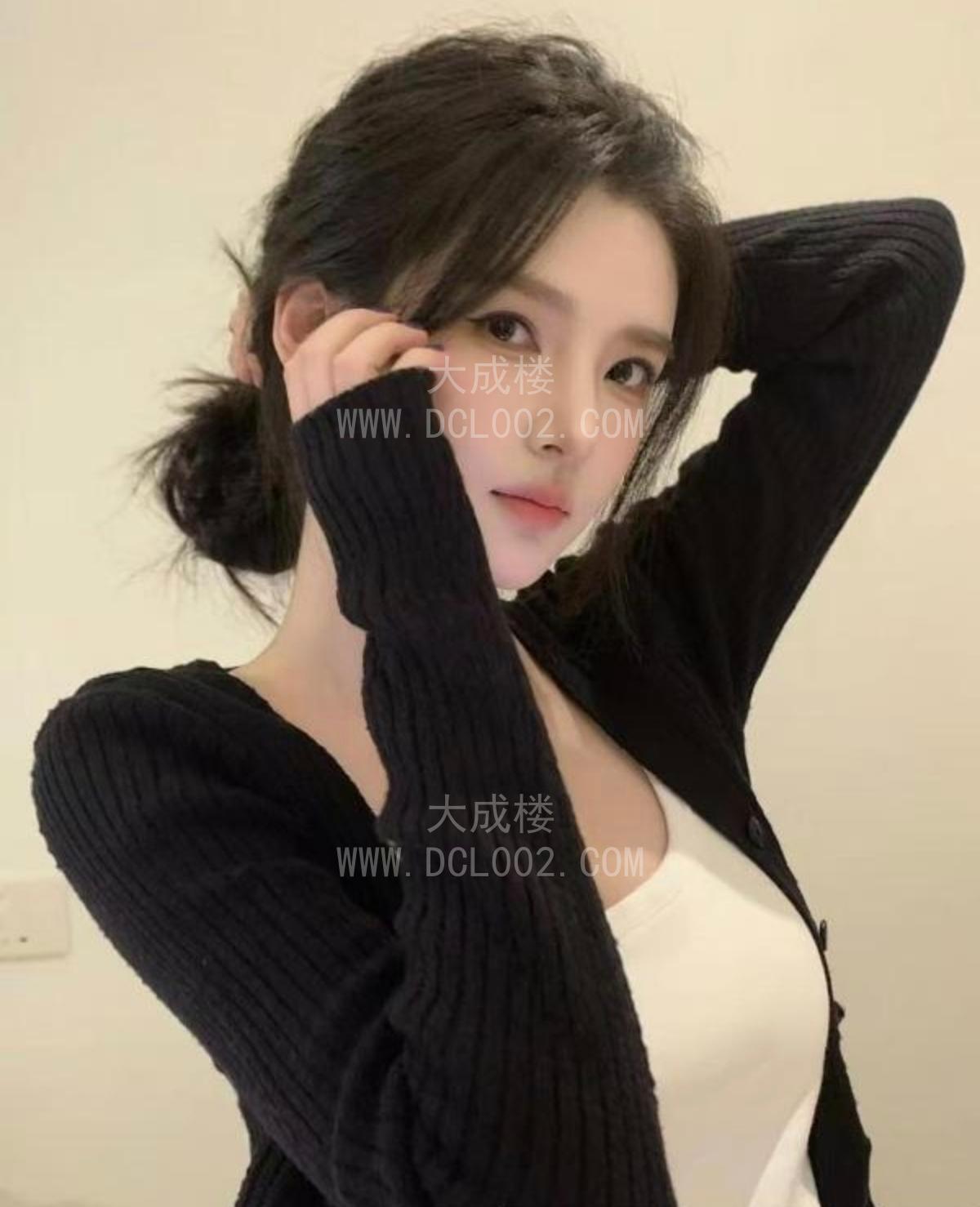南京冷白皮大胸长腿美女