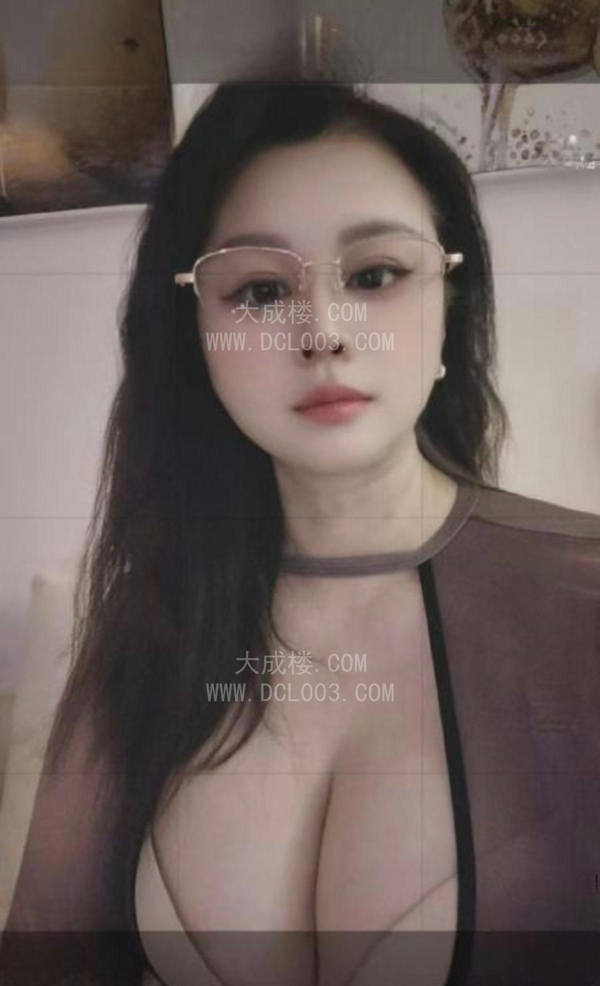 成都天府二街巨乳美羊羊