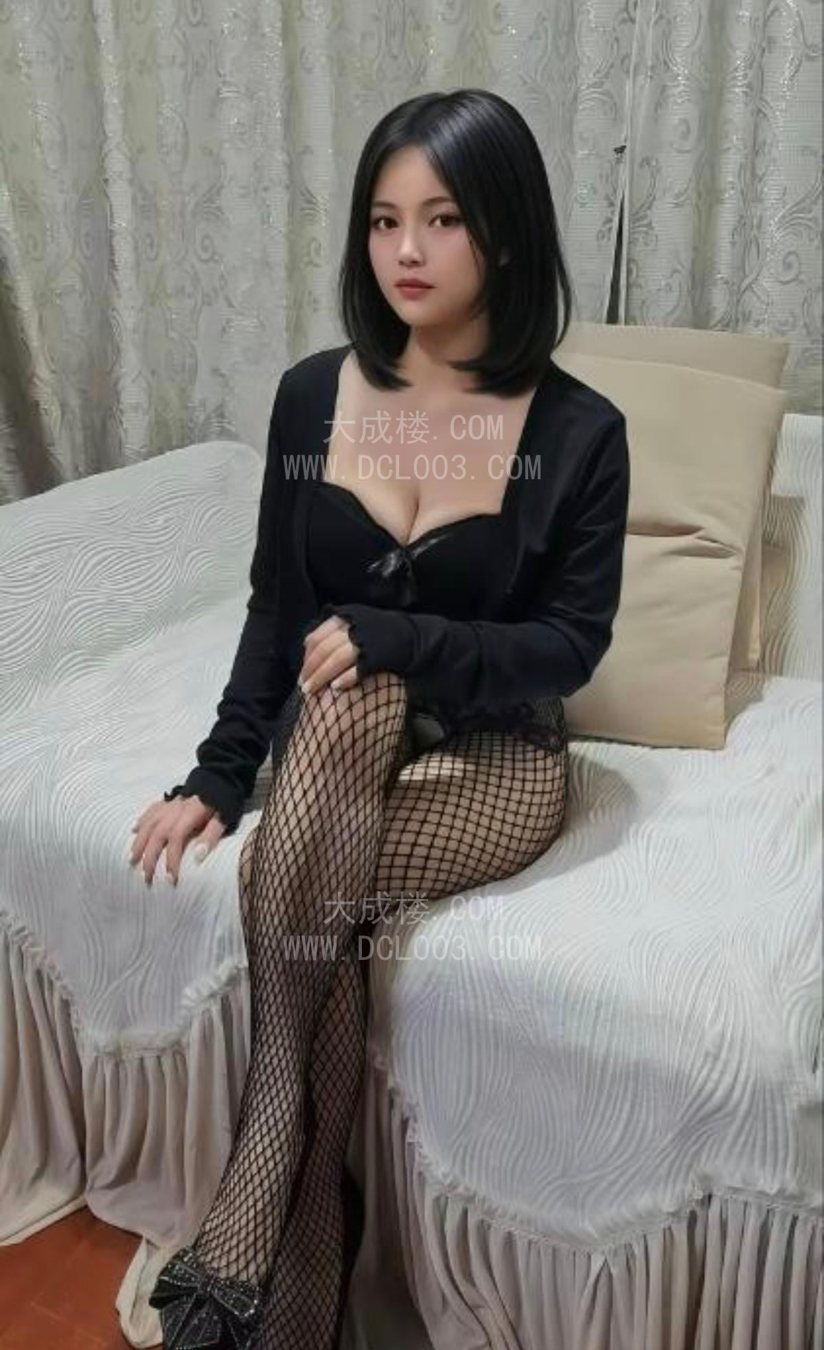 海珠性感大奶小八