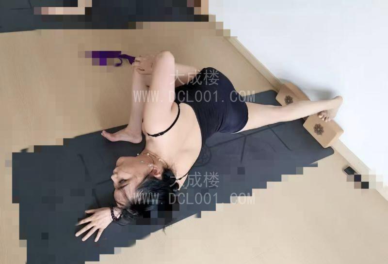 异域风情舞娘
